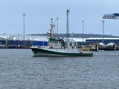 Kuvassa laiva, mittausalus, satama